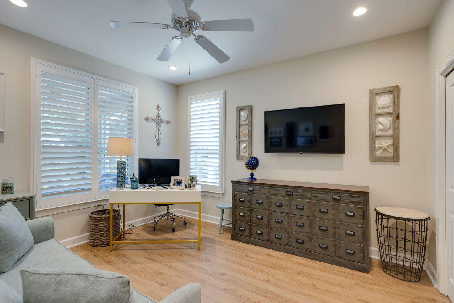 2017 Pine Island Circle