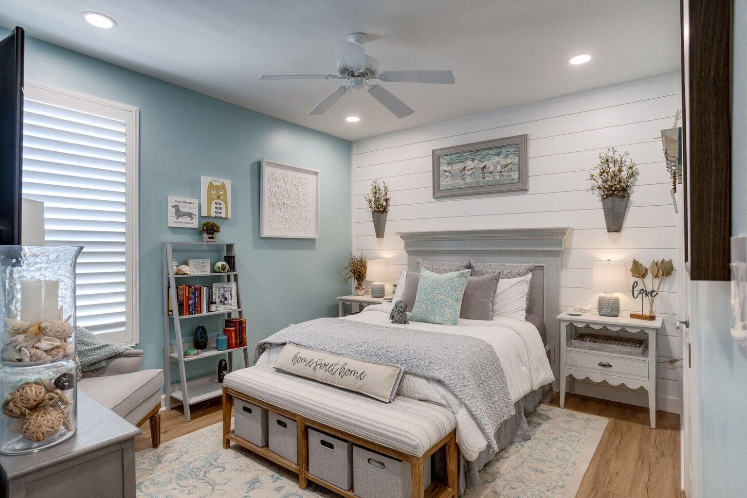 2017 Pine Island Circle