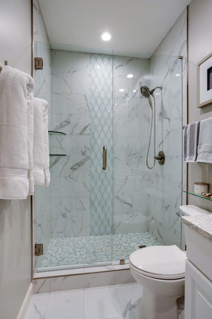 2017 Pine Island Circle