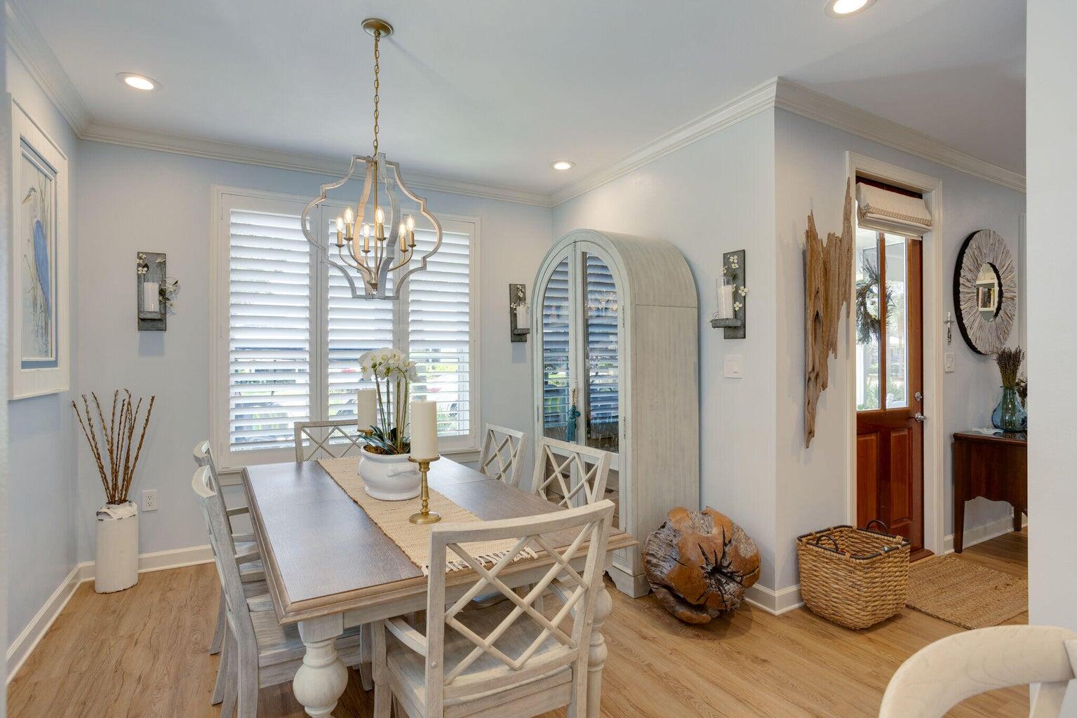 2017 Pine Island Circle