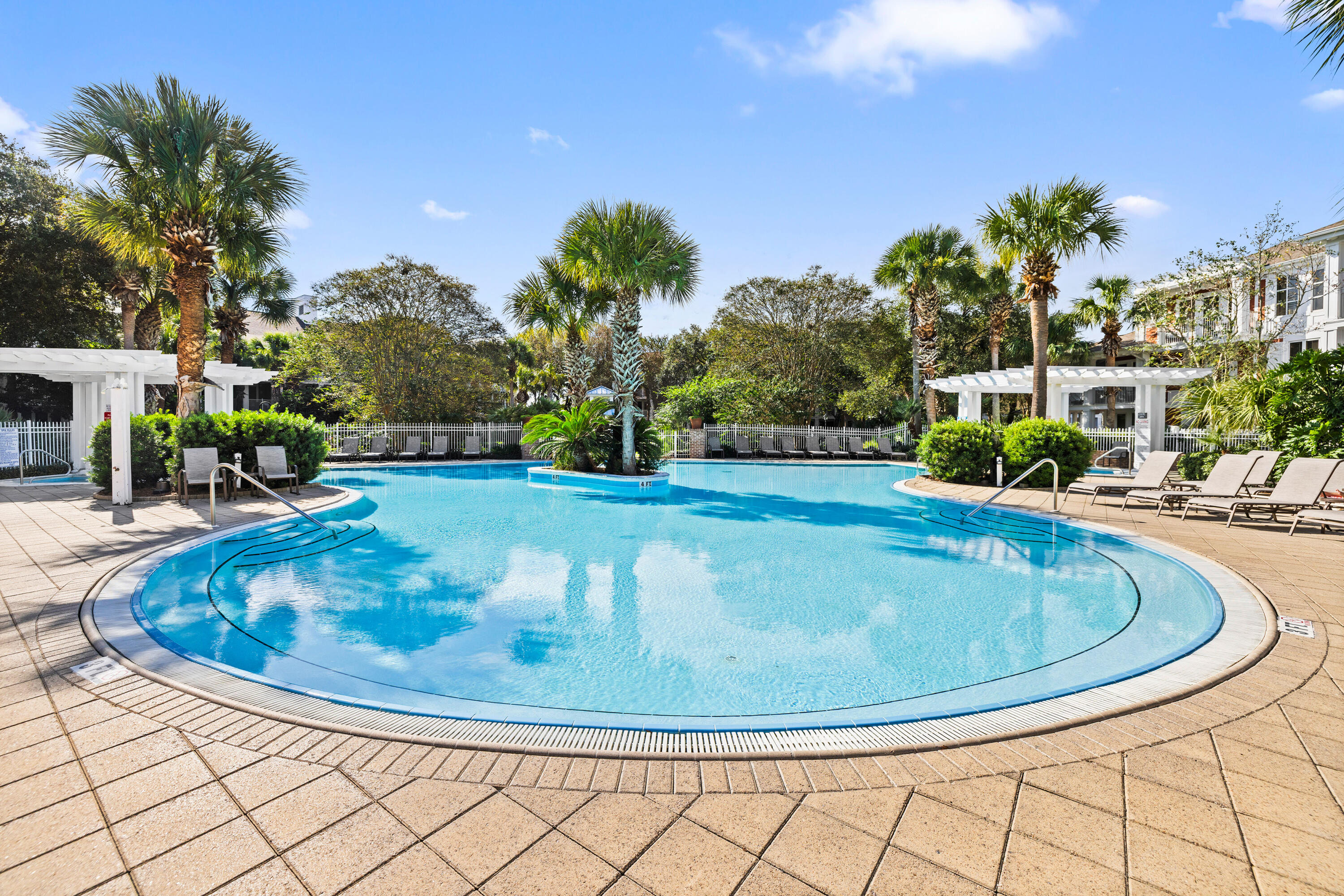 9100 Baytowne Wharf, 364