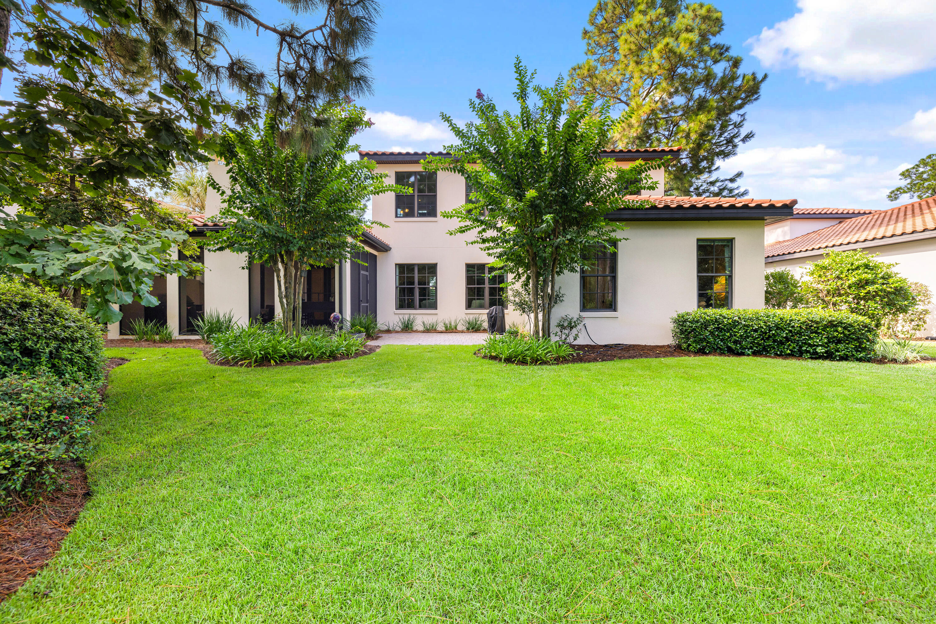 1643 San Marina Boulevard