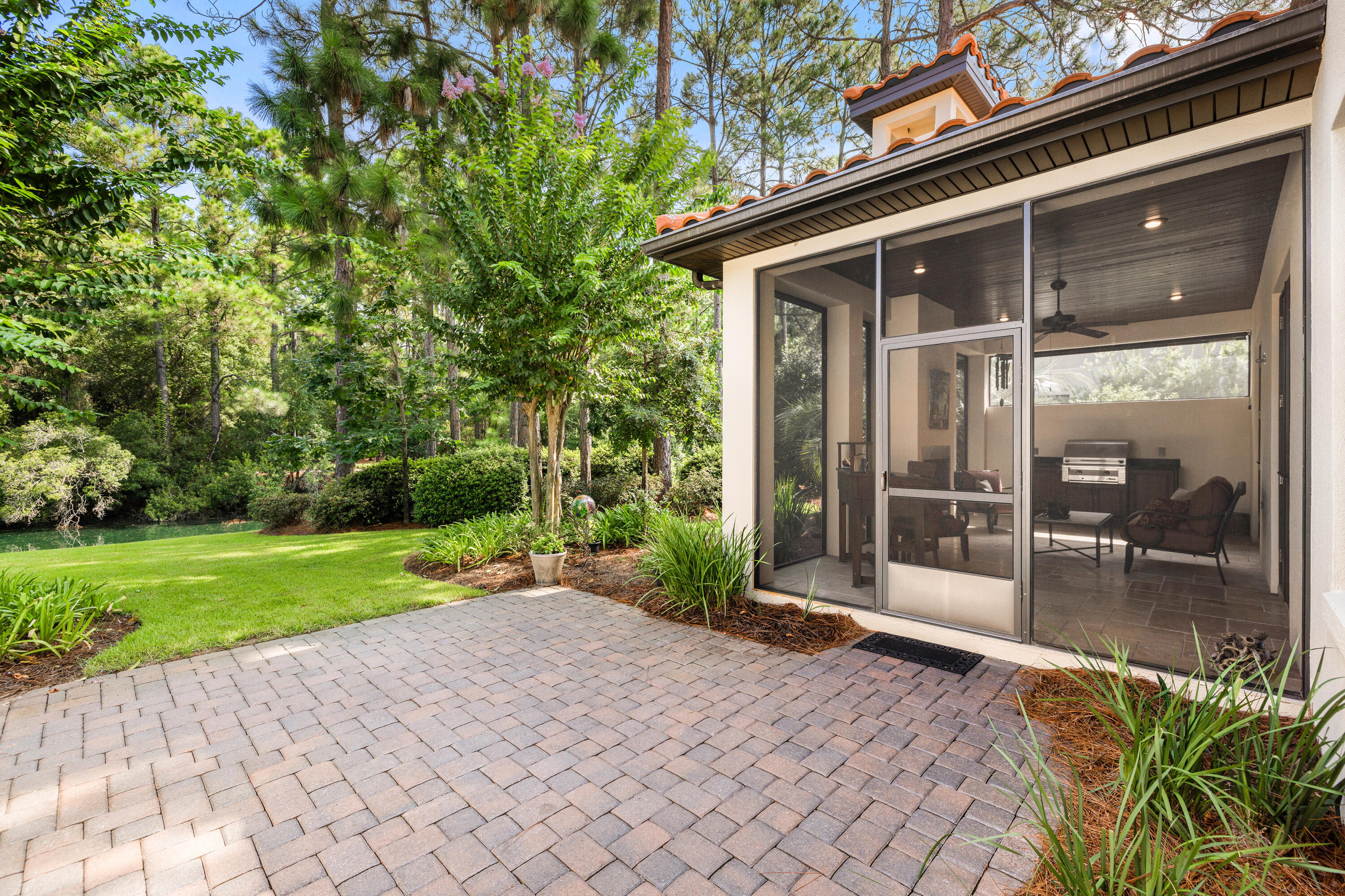 1643 San Marina Boulevard