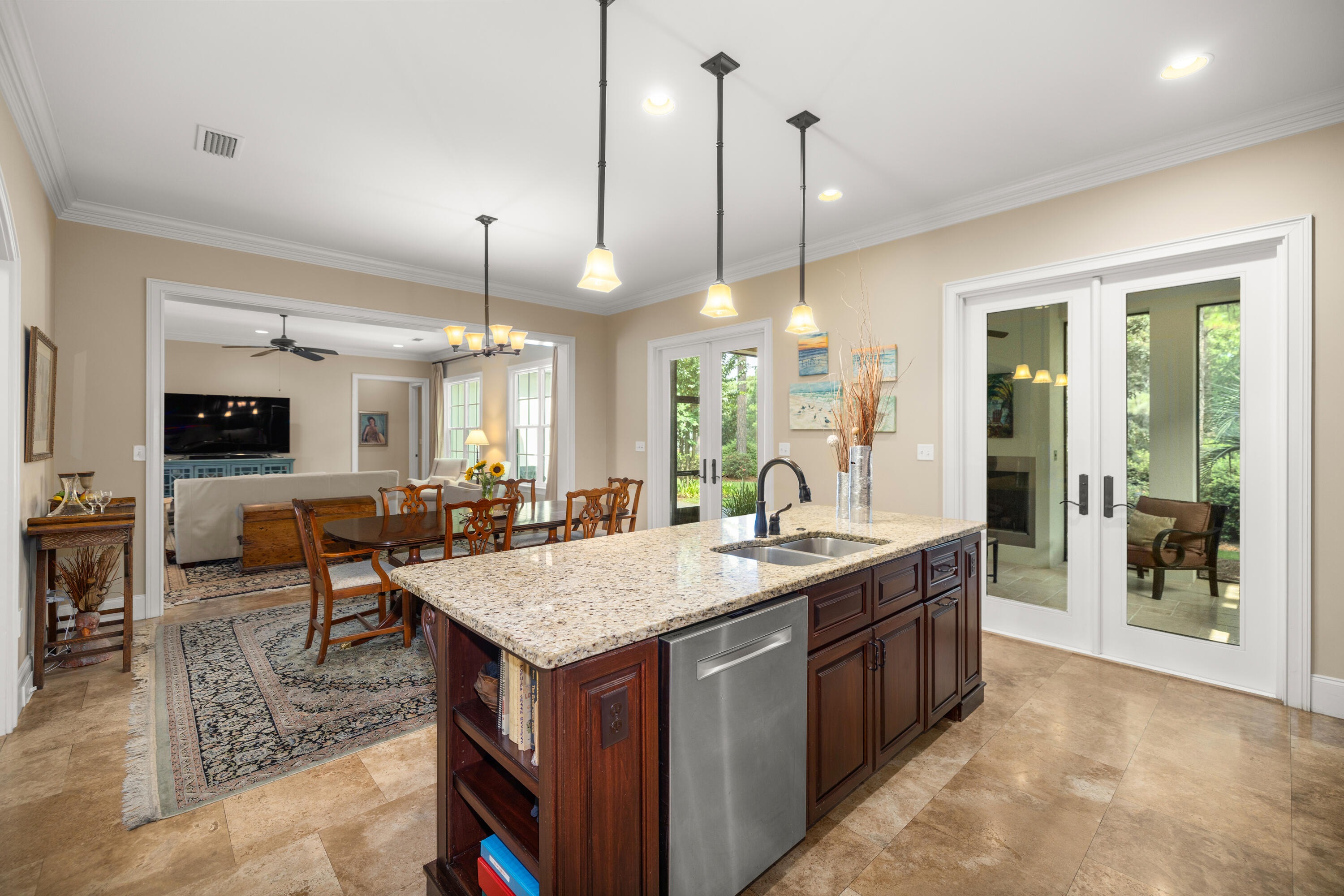 1643 San Marina Boulevard