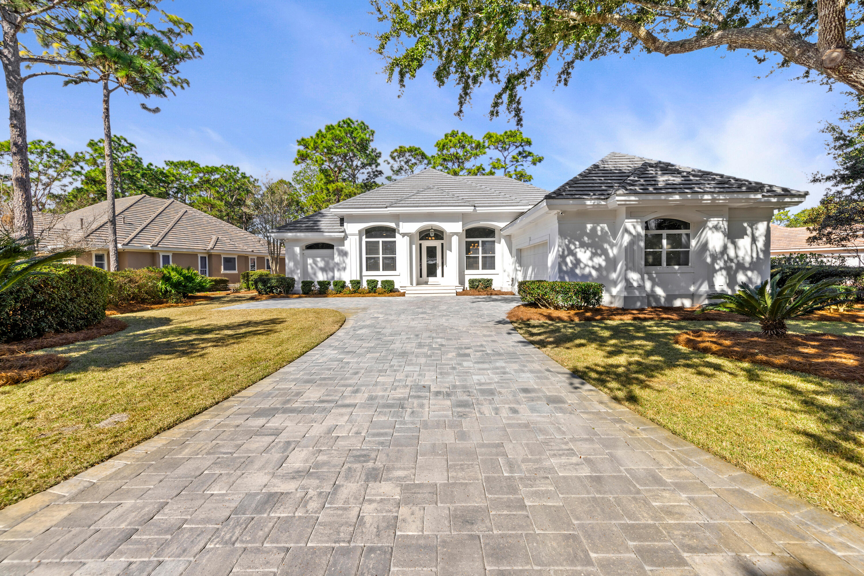 1436 E Baytowne Circle