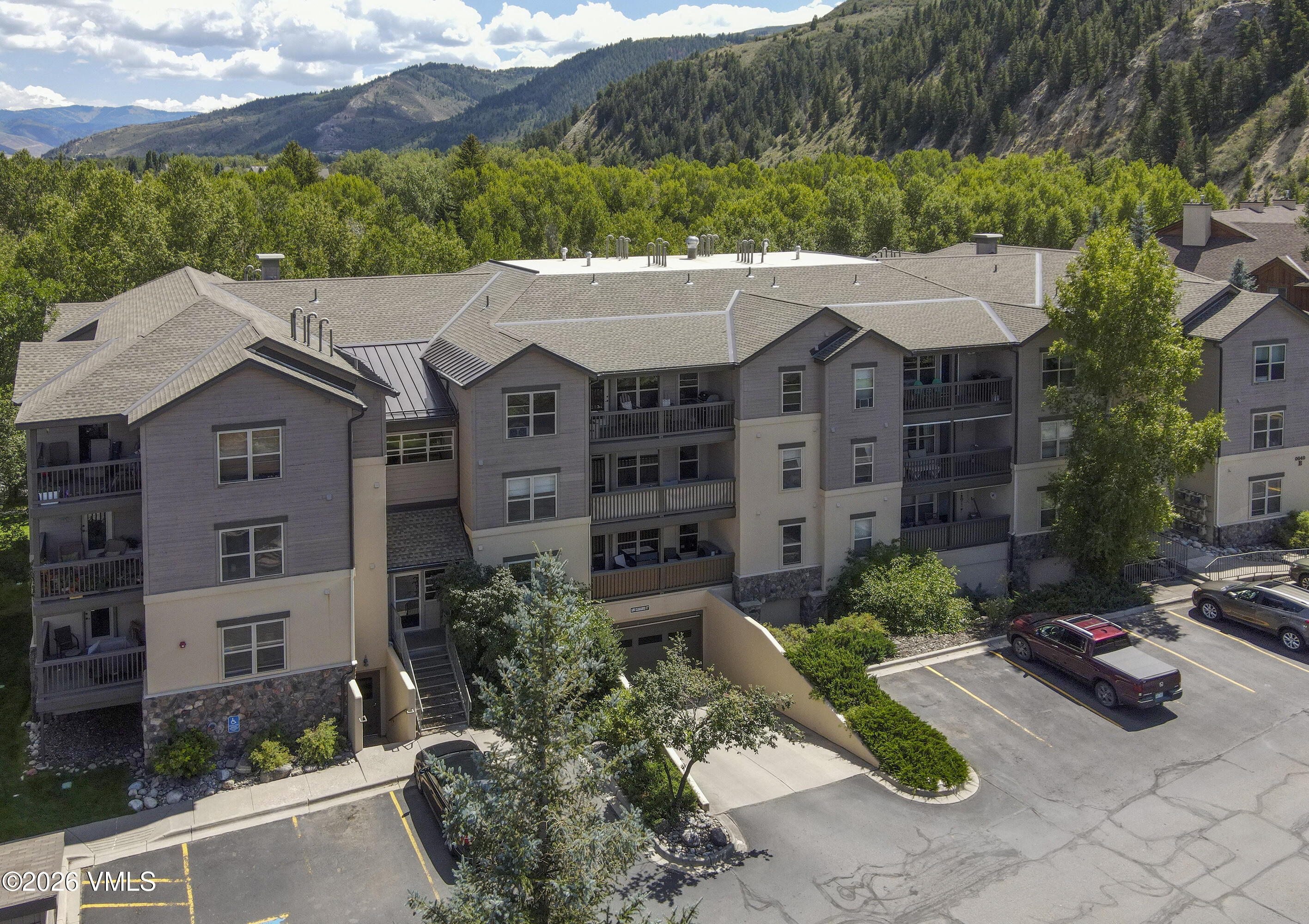 40 River Pines Court B107