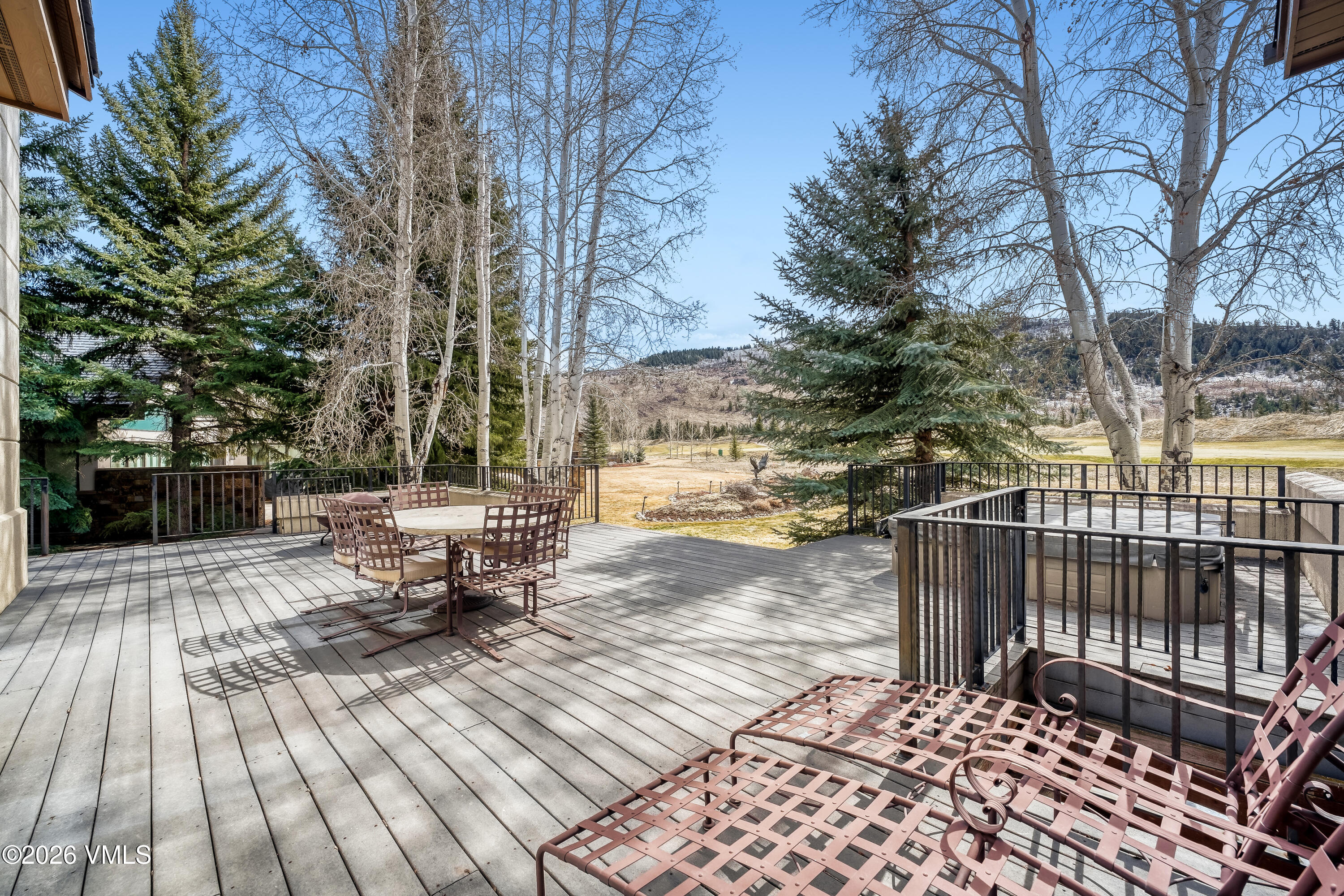 229 Riverbend Drive E
