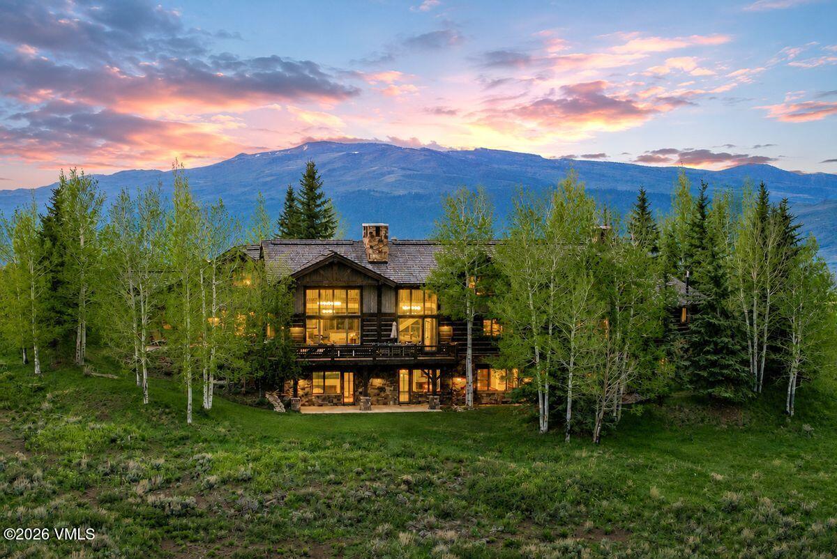 1092 The Summit Trail