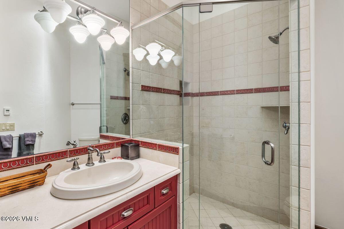 1092 The Summit Trail