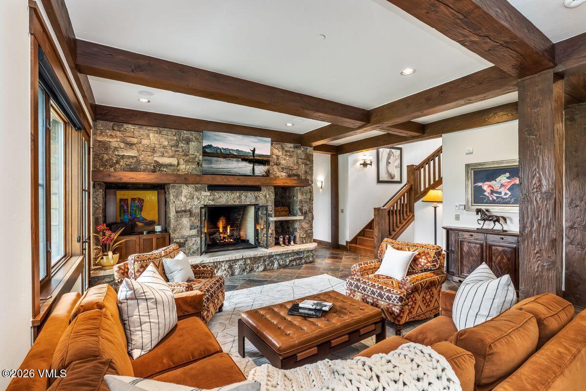 1092 The Summit Trail