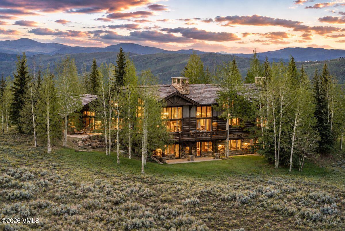 1092 The Summit Trail