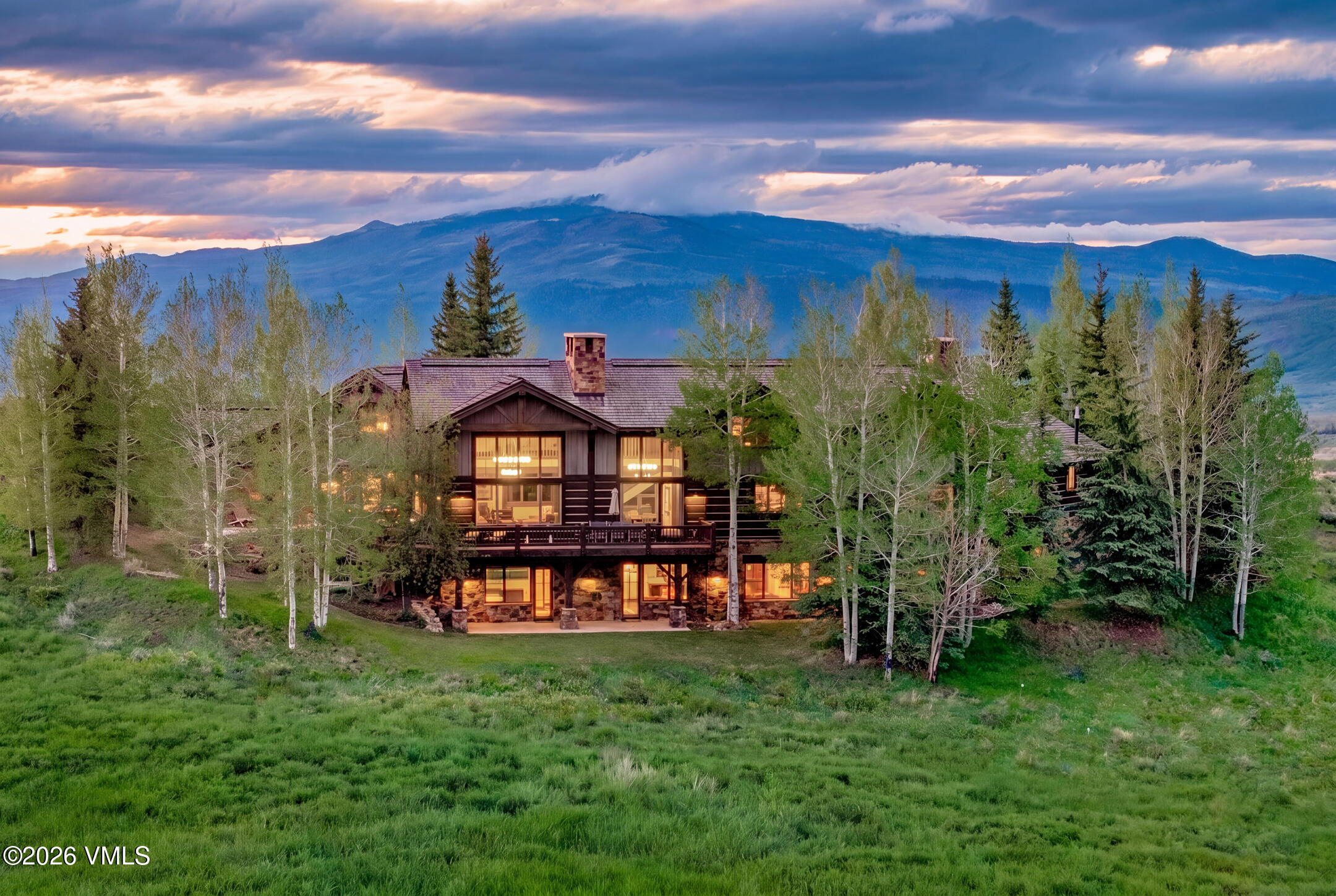 1092 The Summit Trail