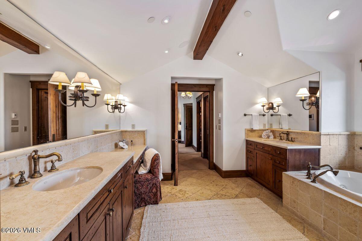 1092 The Summit Trail