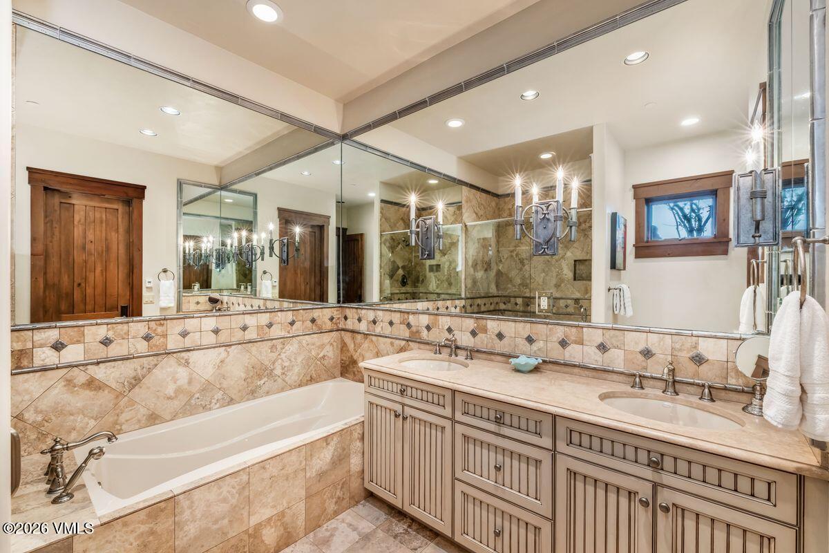 1092 The Summit Trail