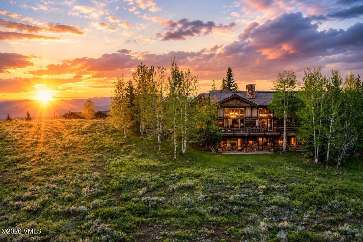 1092 The Summit Trail