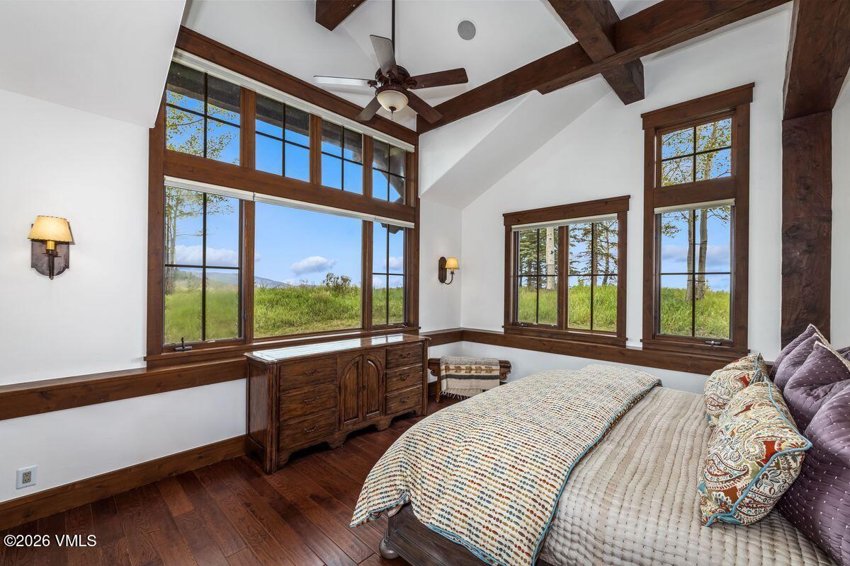 1092 The Summit Trail