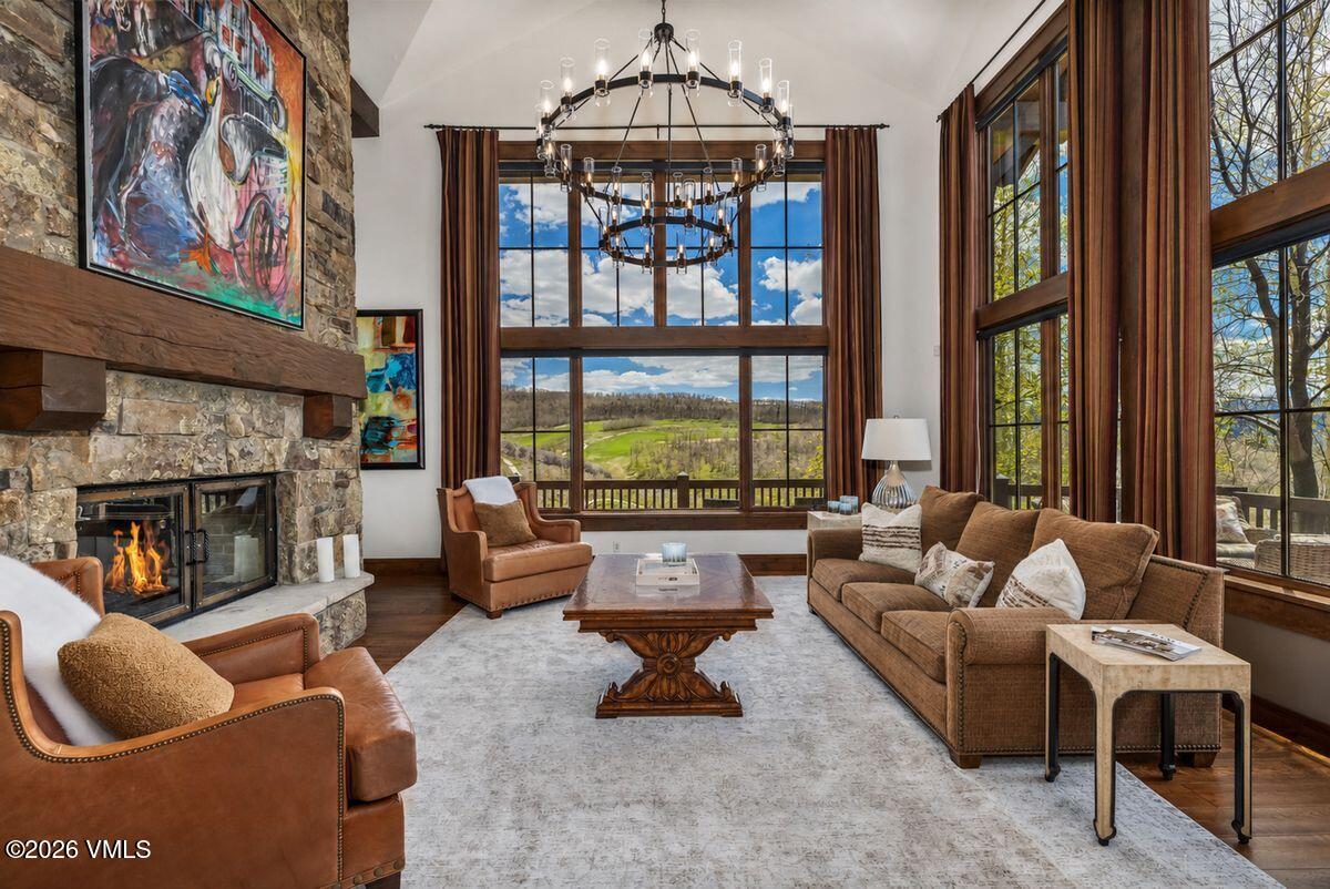 1092 The Summit Trail