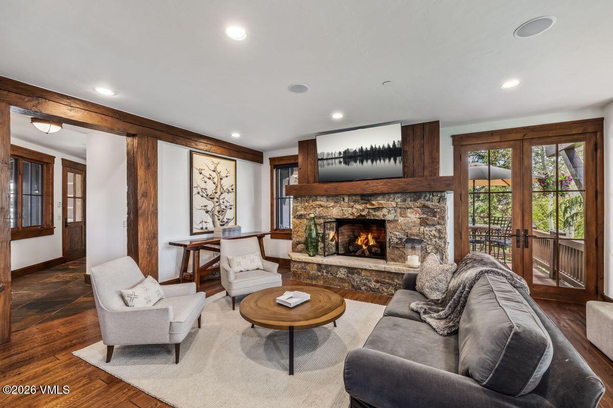 1092 The Summit Trail