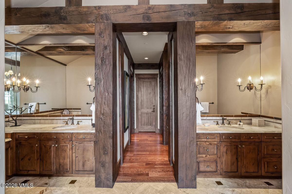 1092 The Summit Trail