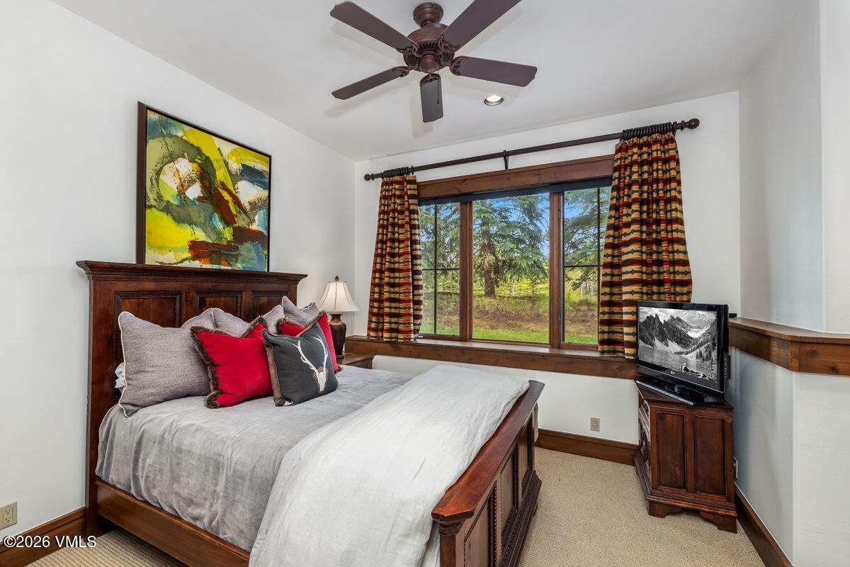 1092 The Summit Trail