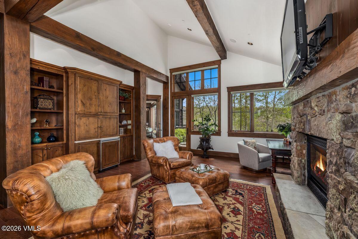 1092 The Summit Trail