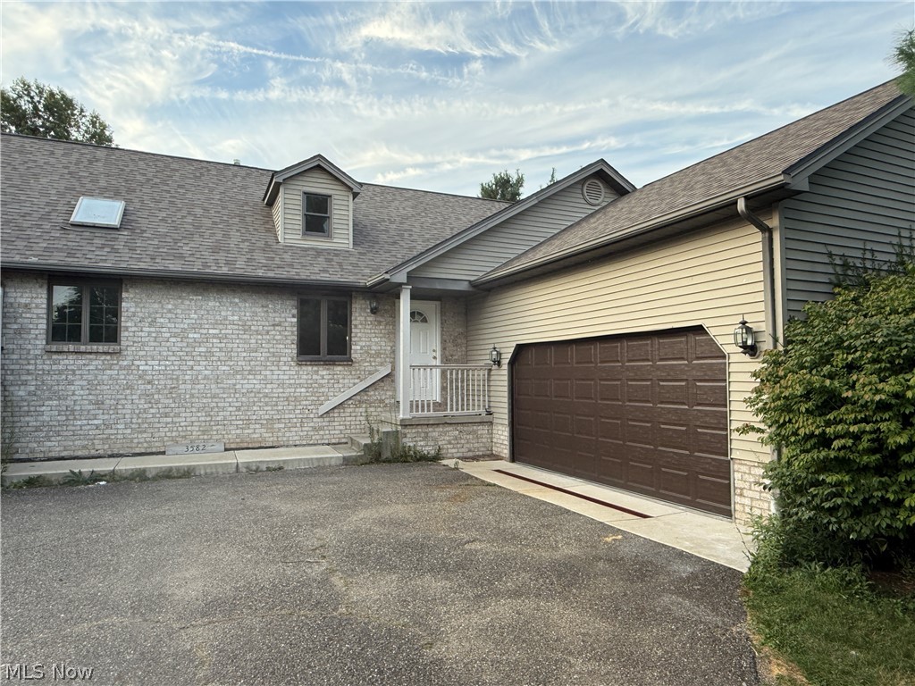3580 & 3582 E Western Reserve Road