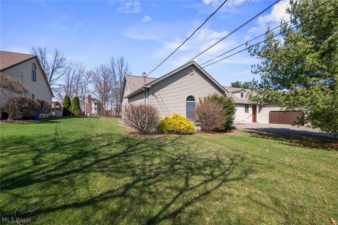 3580 & 3582 E Western Reserve Road