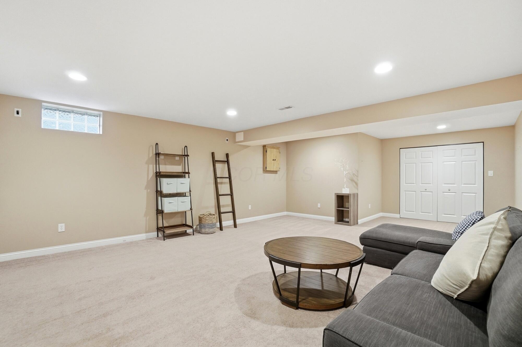 6124 Crossmont Court