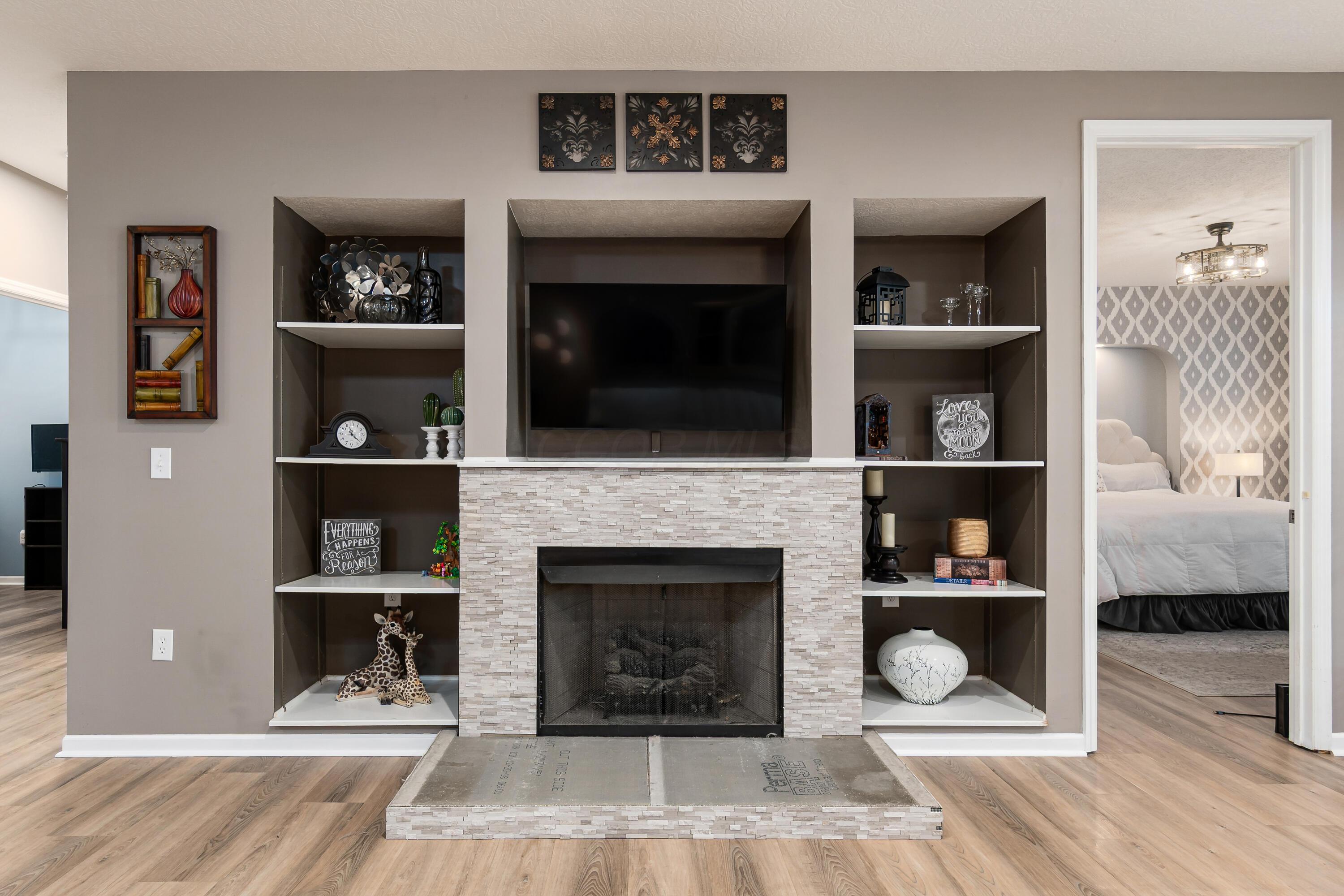 6144 Sowerby Lane