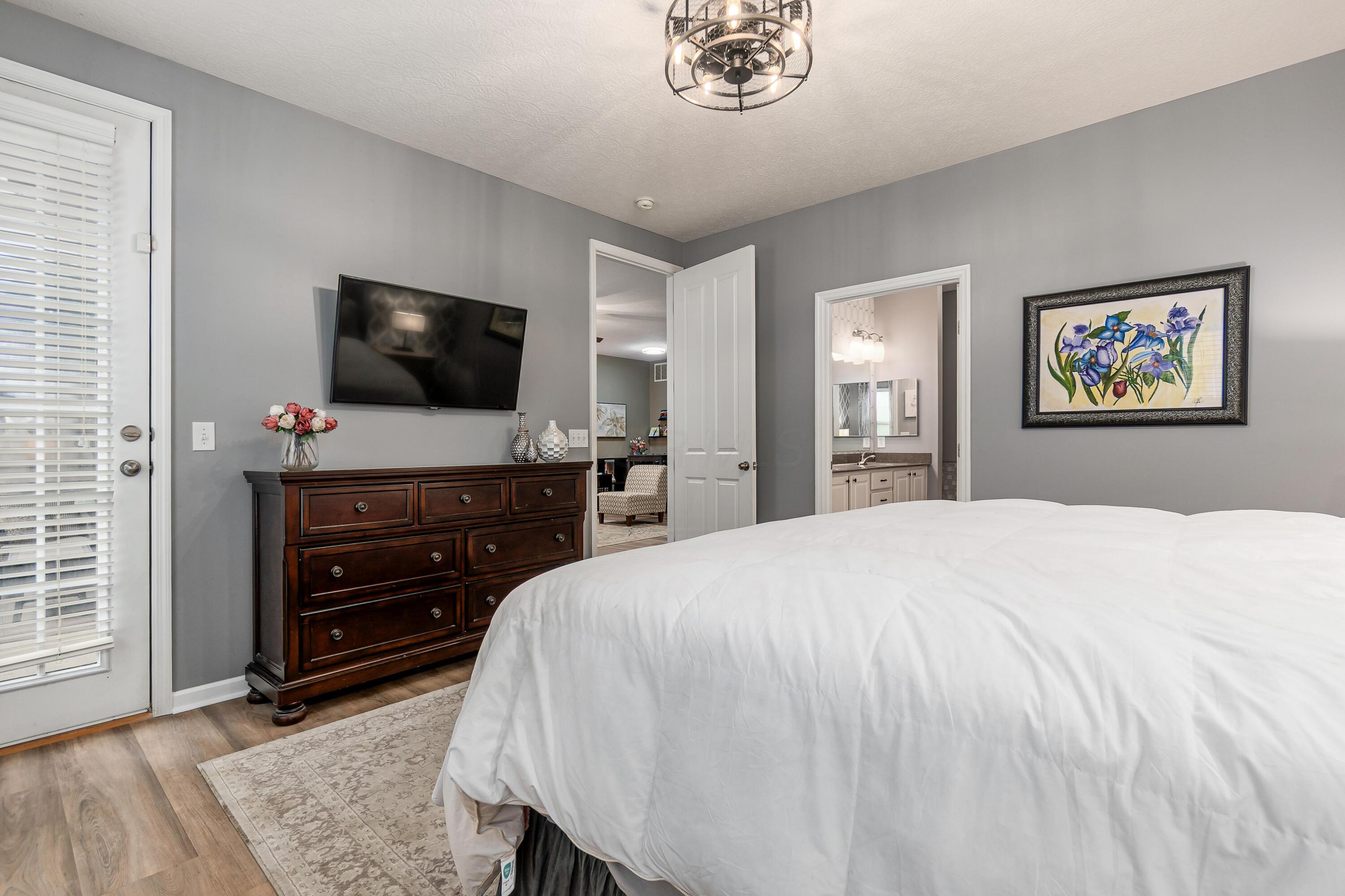 6144 Sowerby Lane