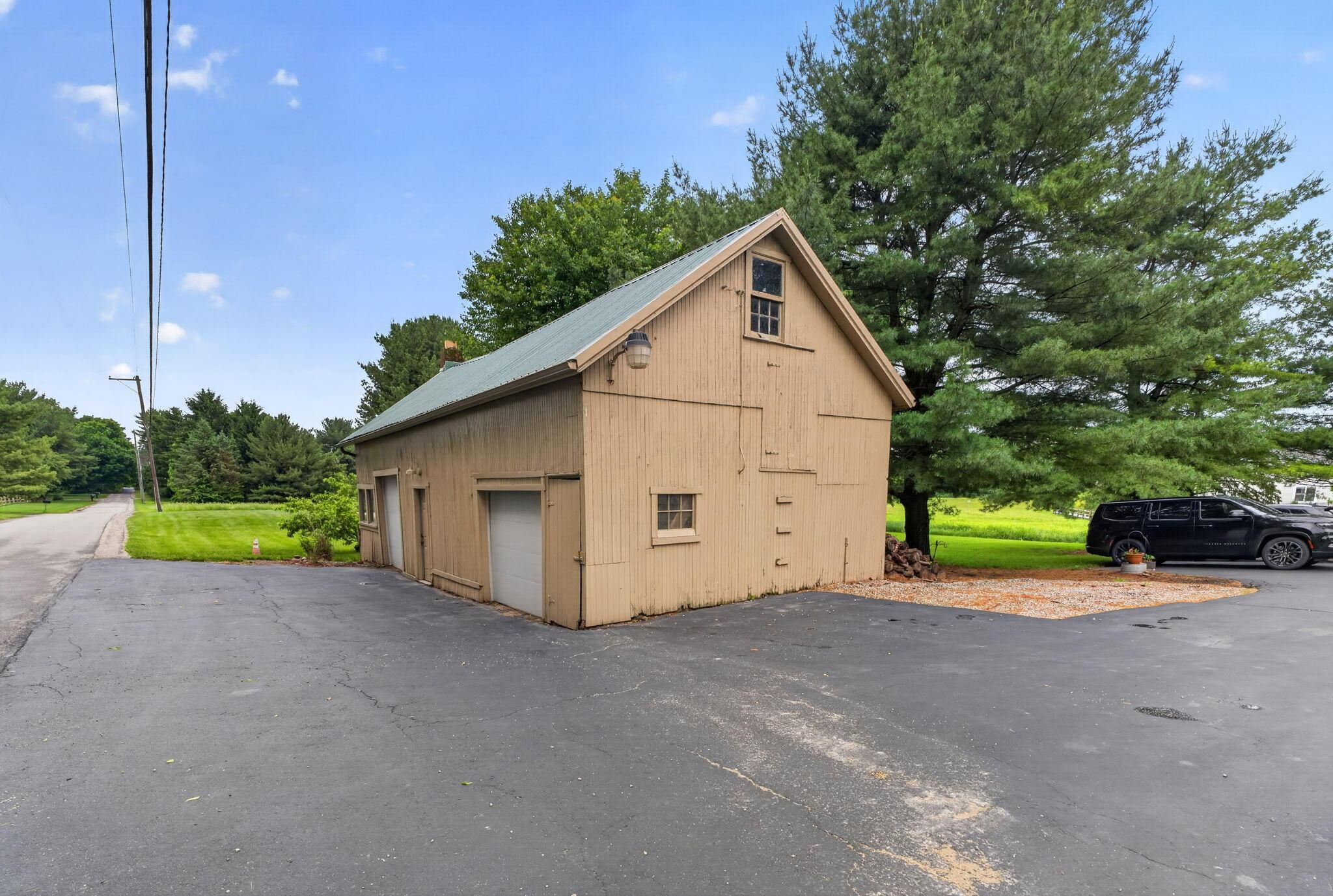 2717 Darling Road