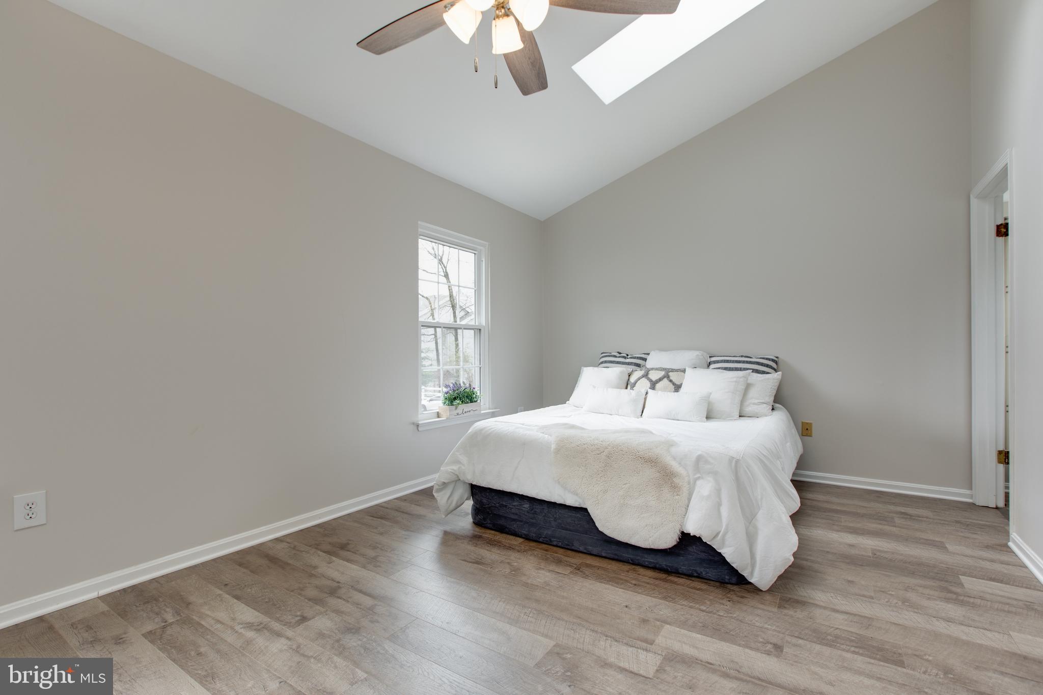 551 GREENCREST LANE 11