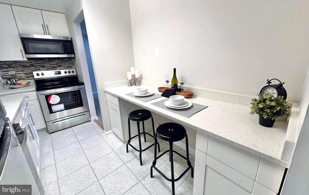 28 ALLEGHENY AVENUE 805