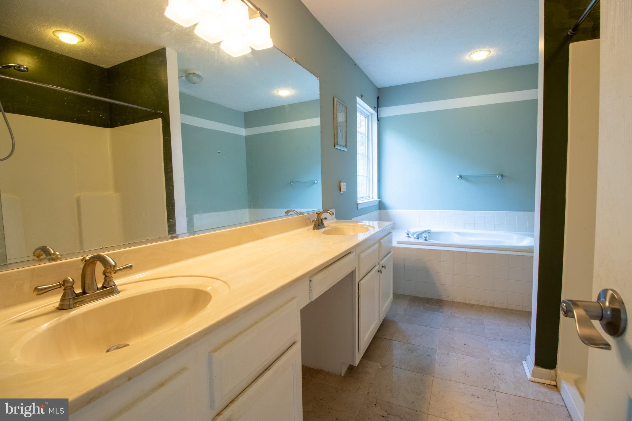 5709 NIGHT SERGEANT COURT