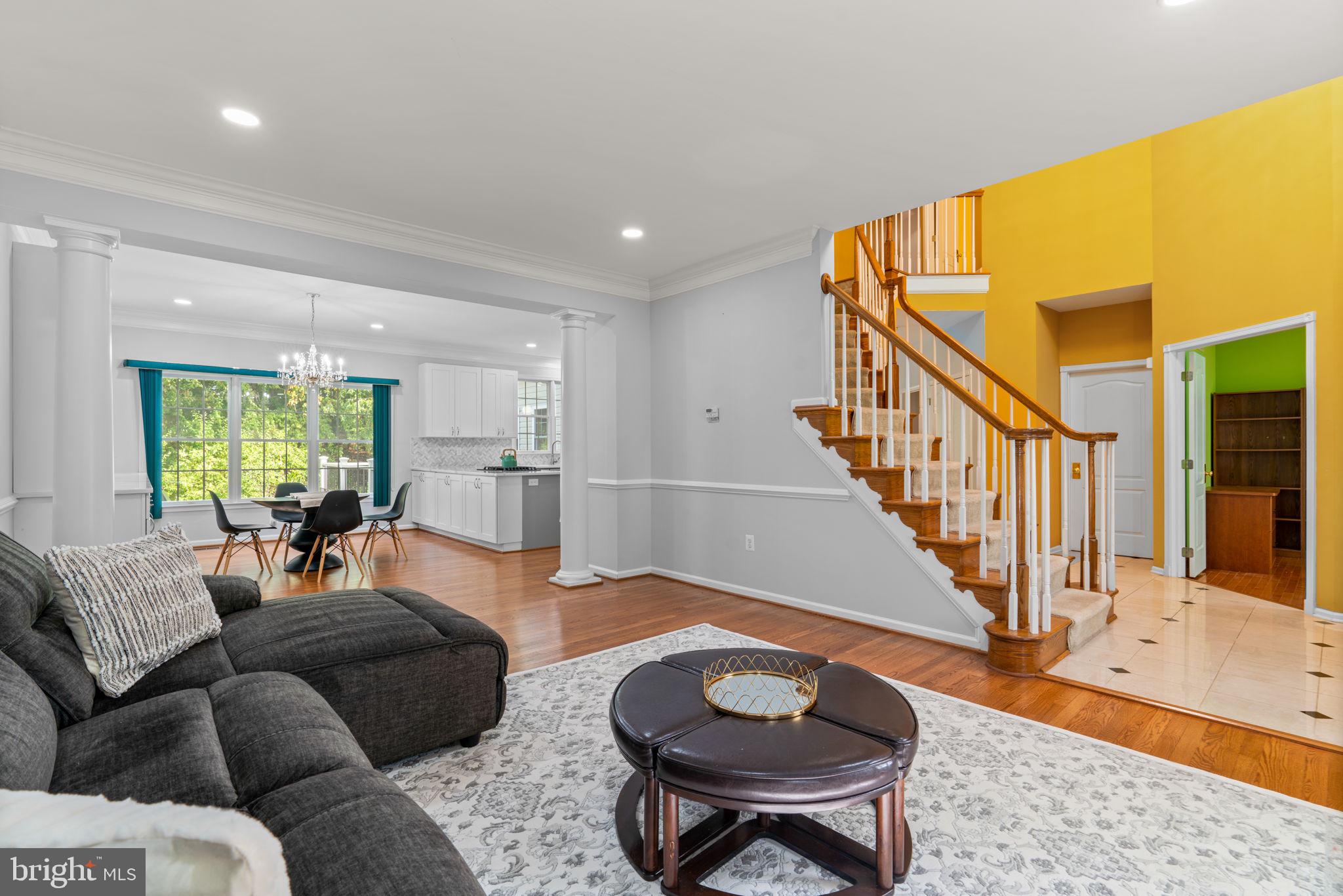 6804 CREEKWOOD COURT