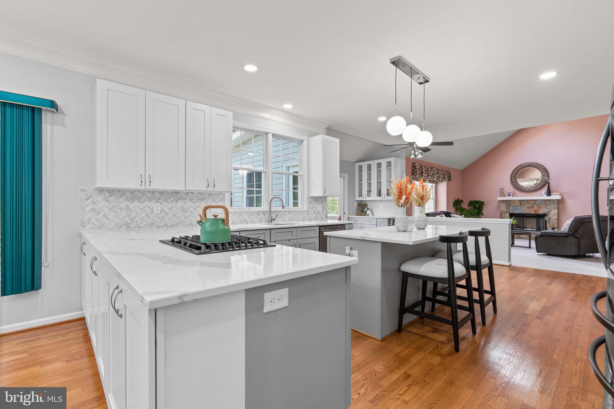 6804 CREEKWOOD COURT