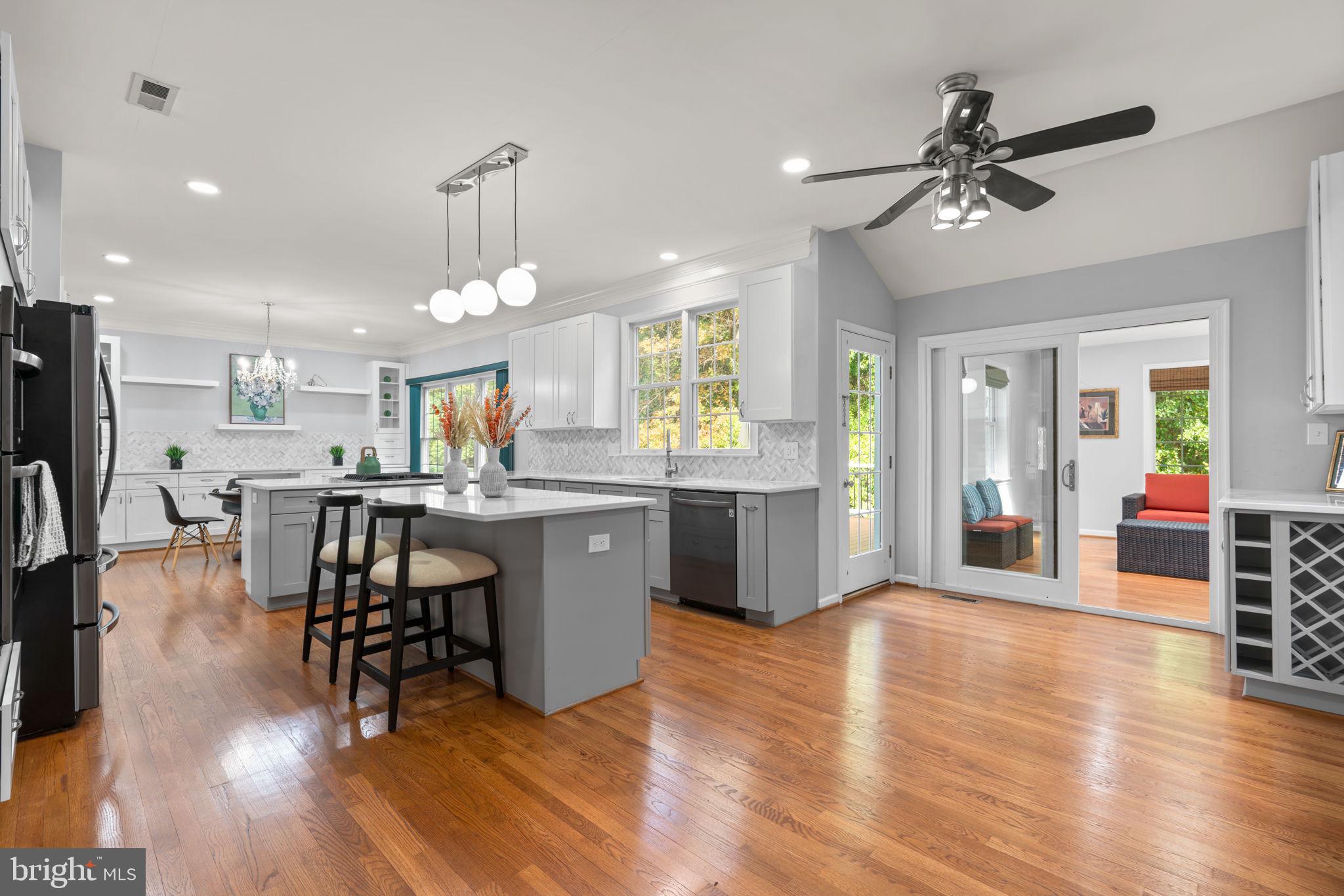 6804 CREEKWOOD COURT