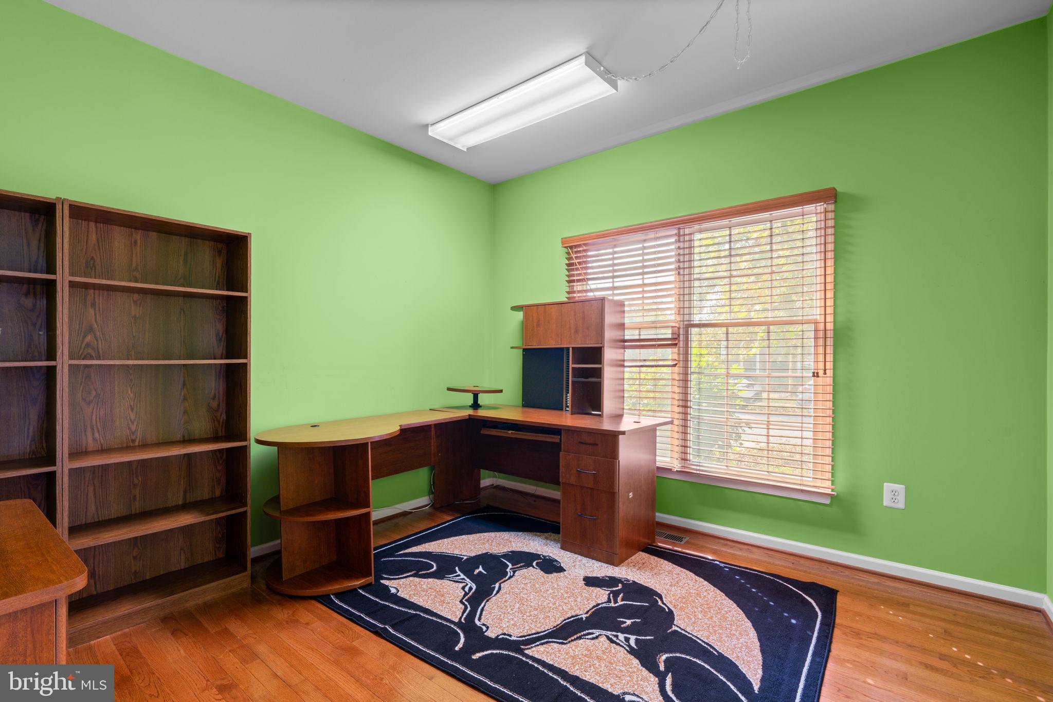 6804 CREEKWOOD COURT