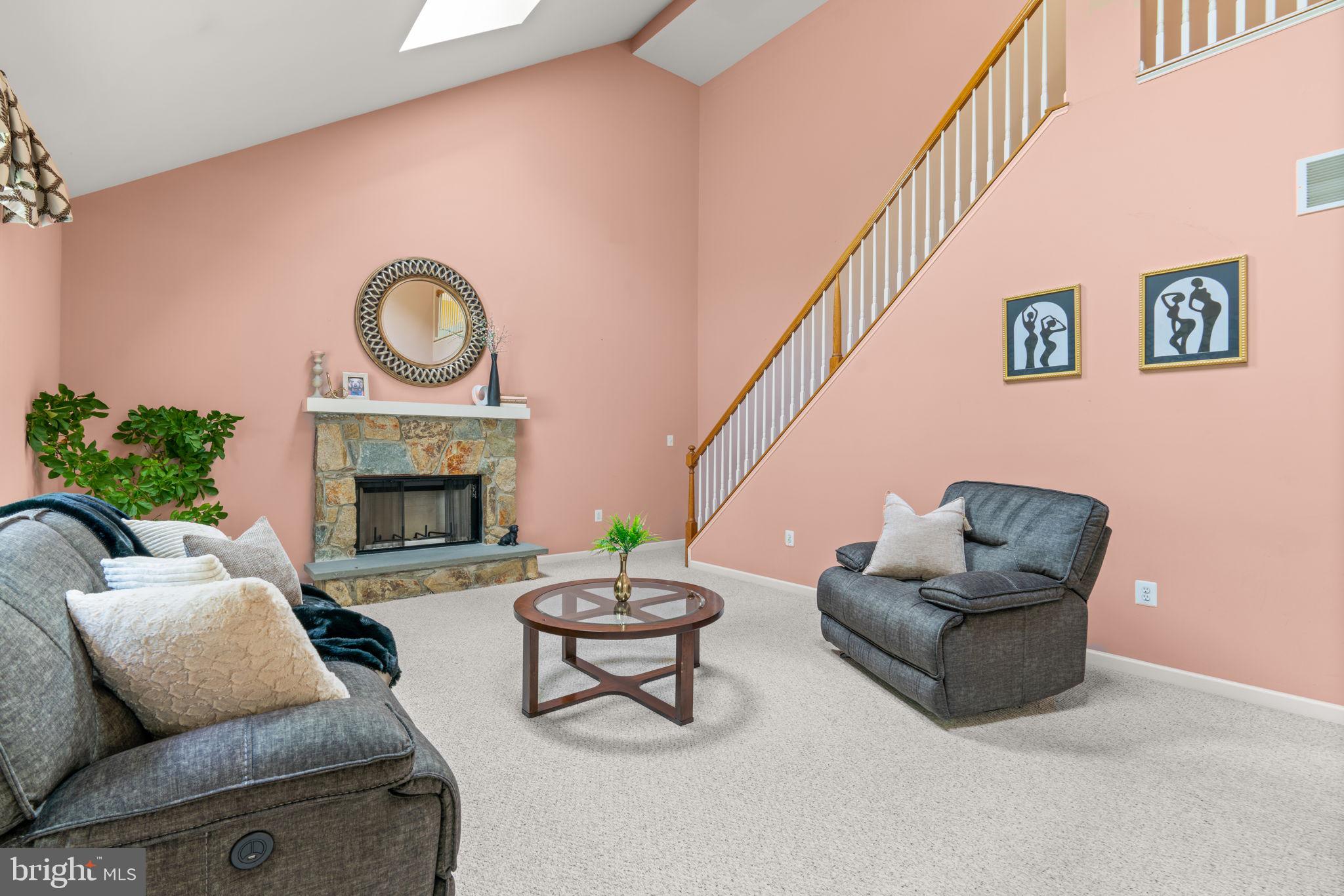 6804 CREEKWOOD COURT