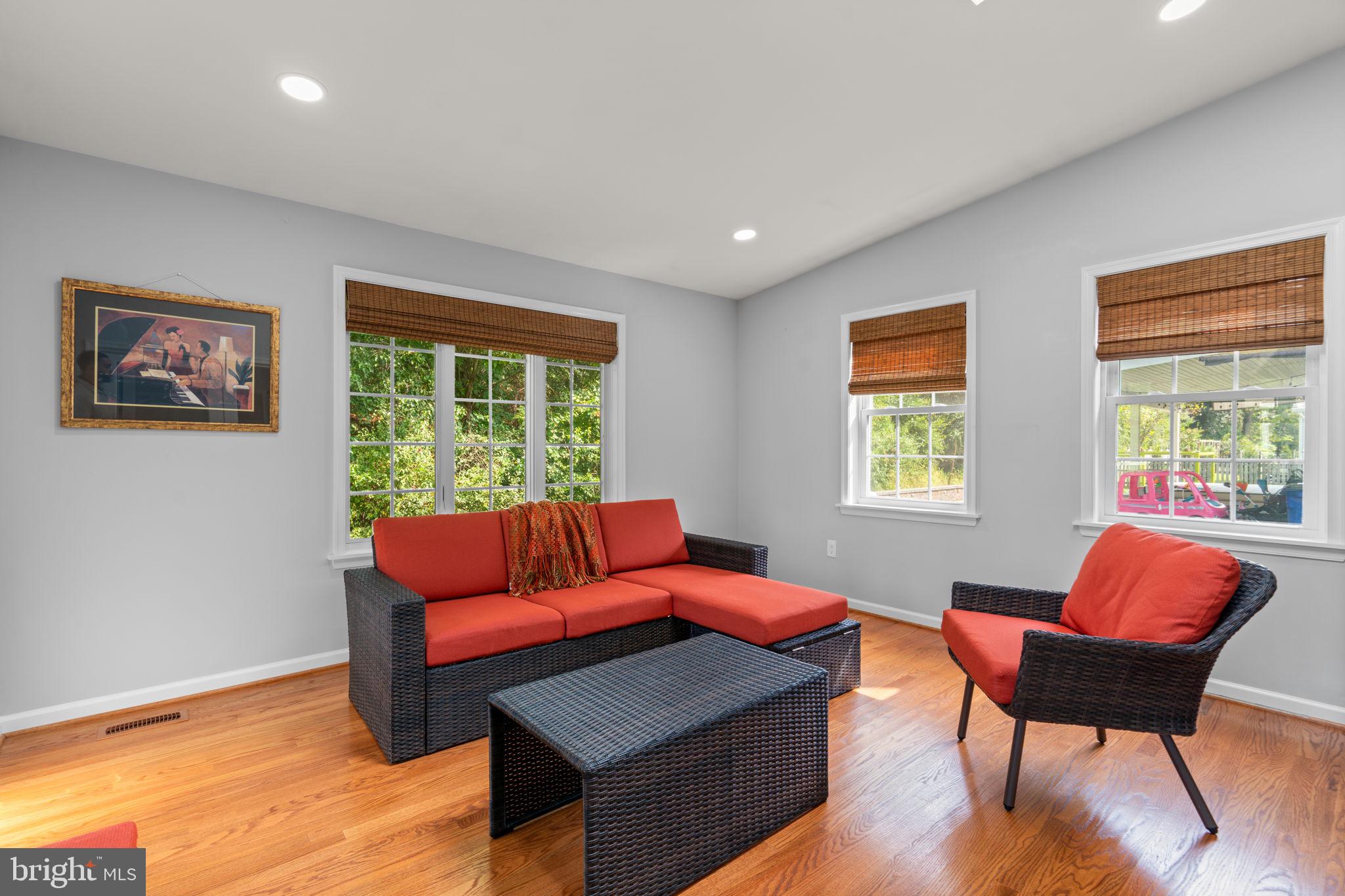 6804 CREEKWOOD COURT