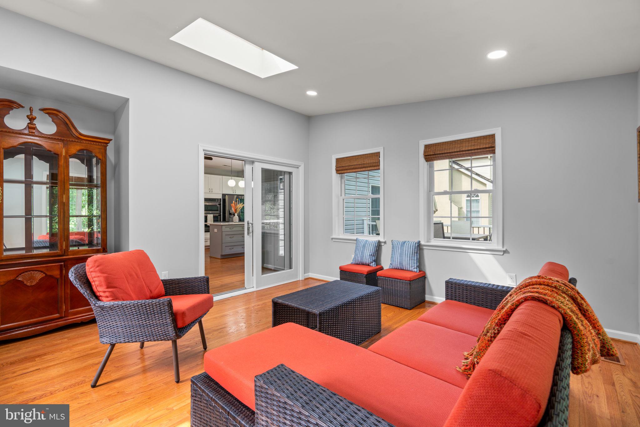 6804 CREEKWOOD COURT