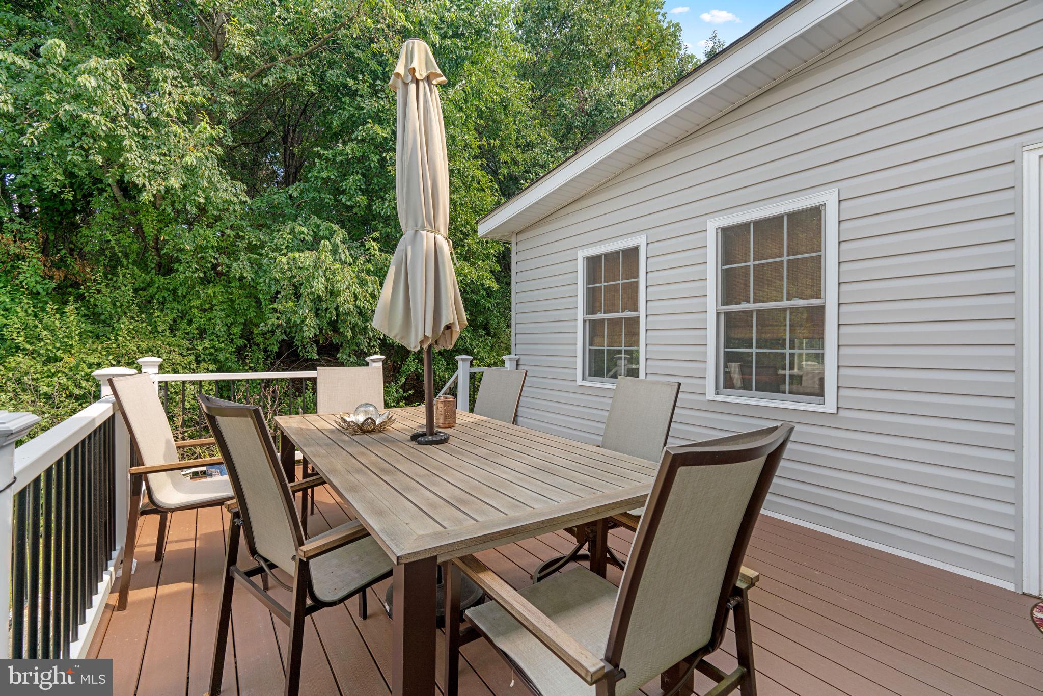 6804 CREEKWOOD COURT