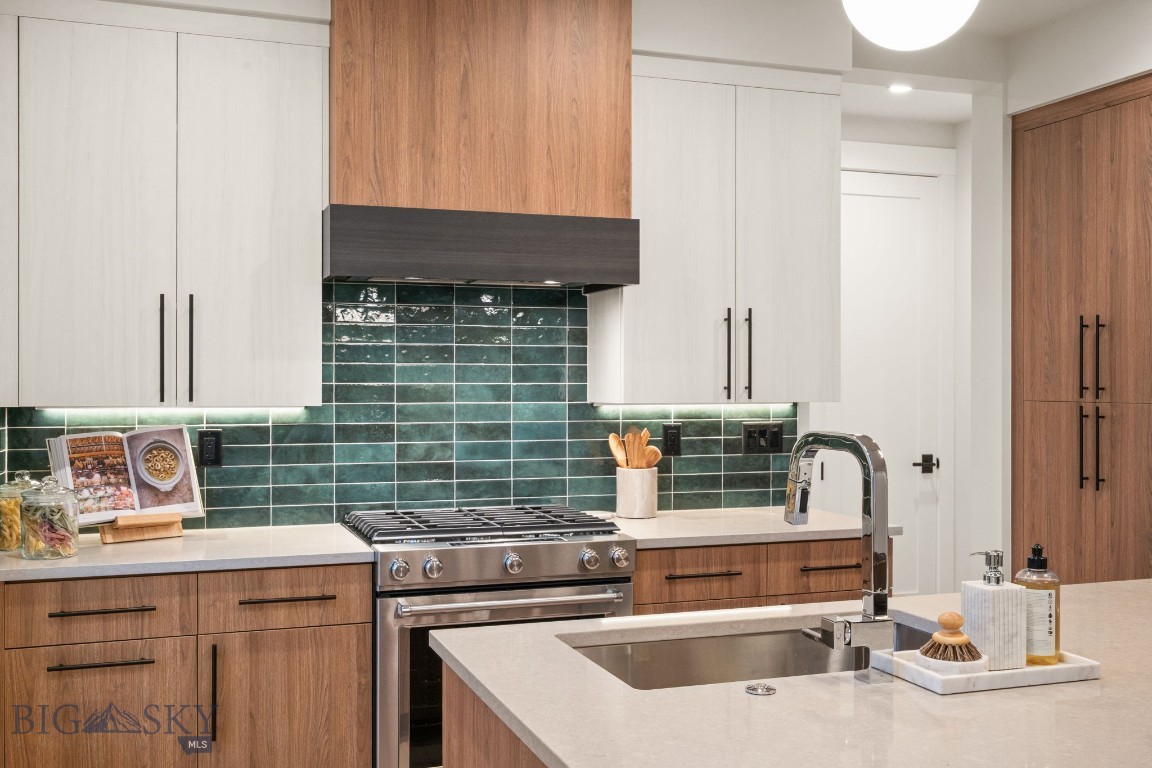 1511 Scotch Pine Lane