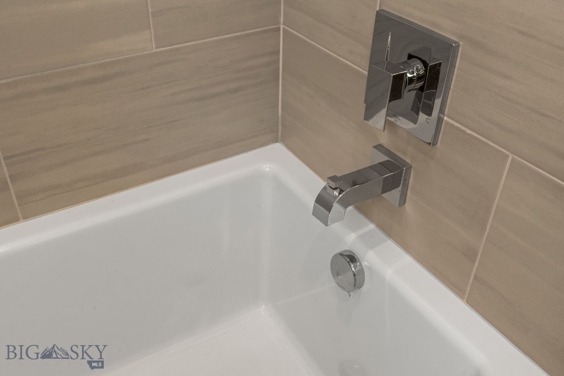 1515 Scotch Pine Lane