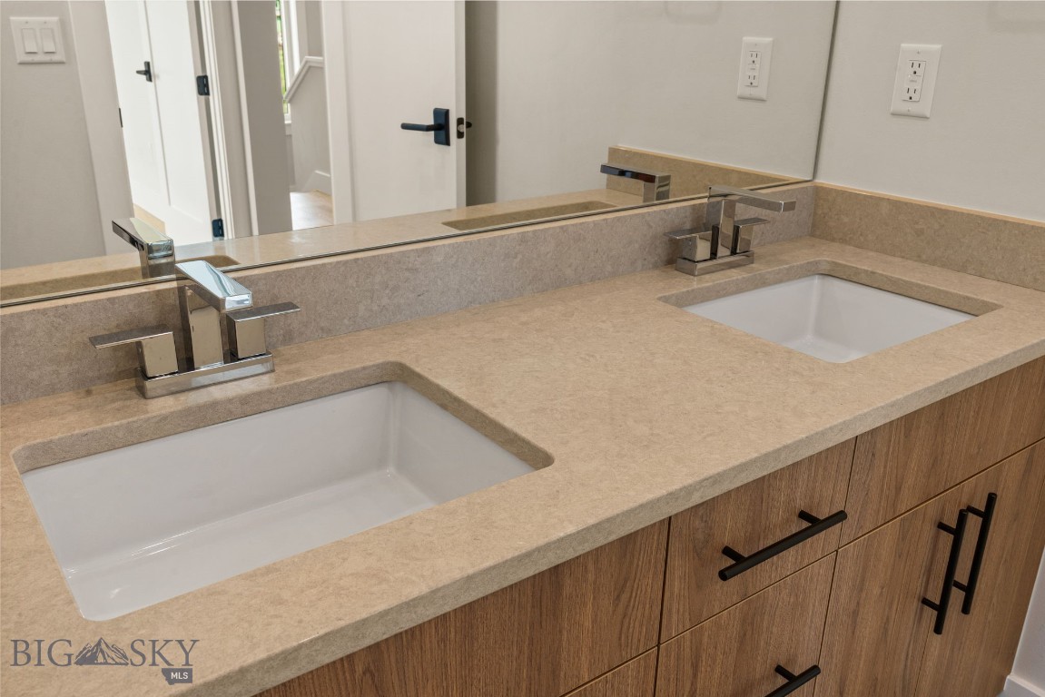 1515 Scotch Pine Lane