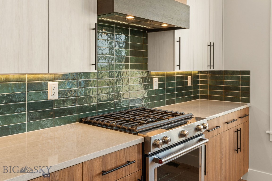 1515 Scotch Pine Lane