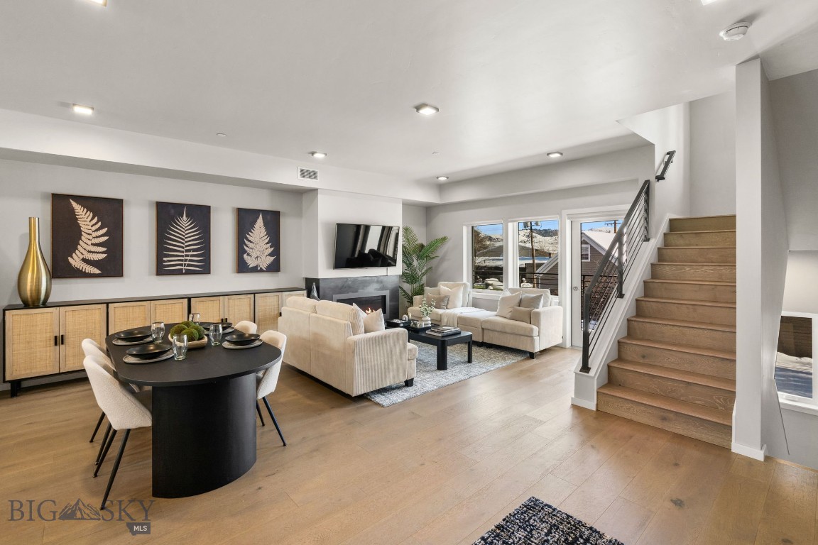527 E Mendenhall 5