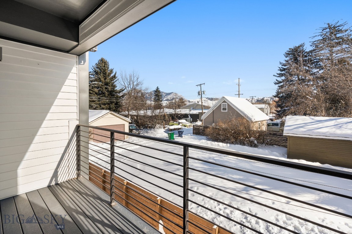 527 E Mendenhall 5