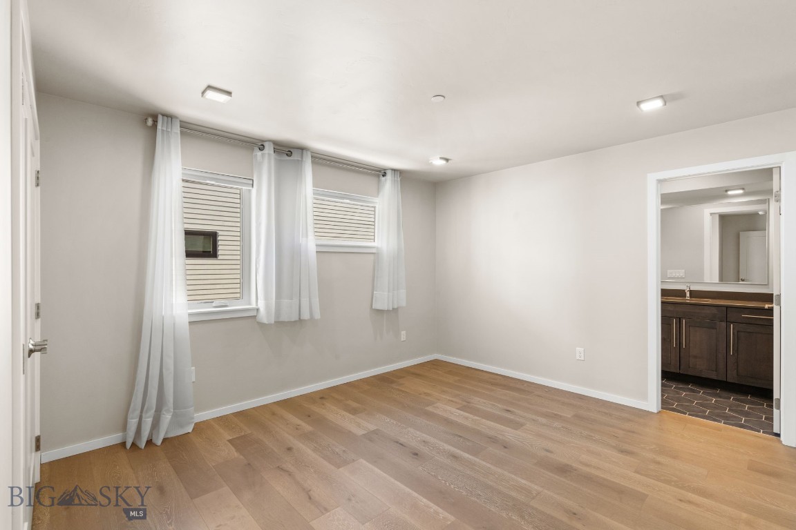 527 E Mendenhall 5