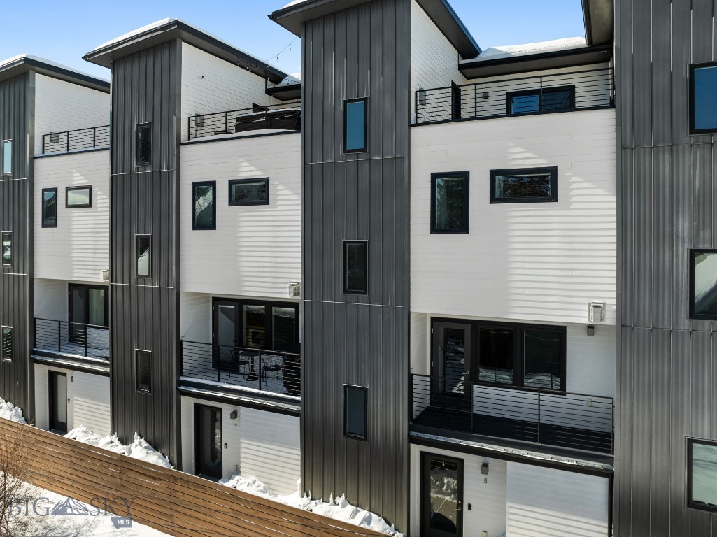 527 E Mendenhall 5